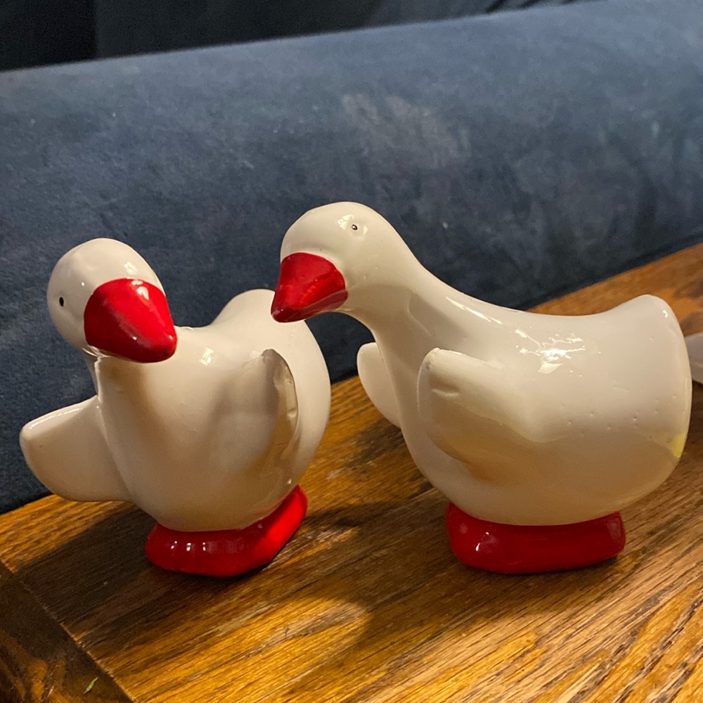 White Geese Salt & Pepper Shakers added to Collection in 1987 Great Condition